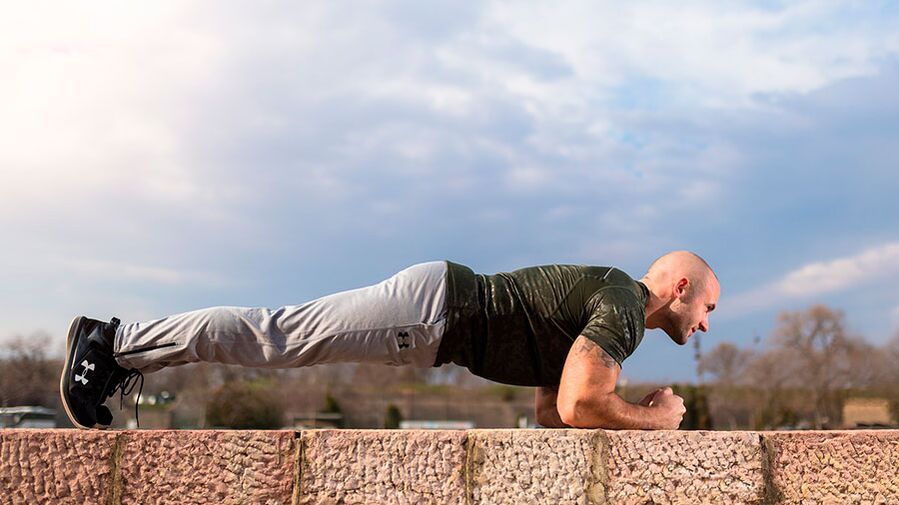 Plank-Übung zur Wiederherstellung der männlichen Stärke